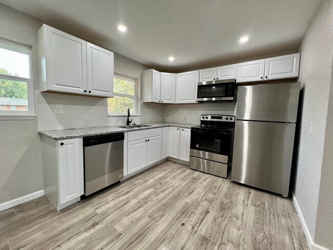 Foto del edificio - 4817 NW Pollard Ave
