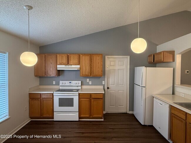 Foto del edificio - 2156 Deltona Blvd