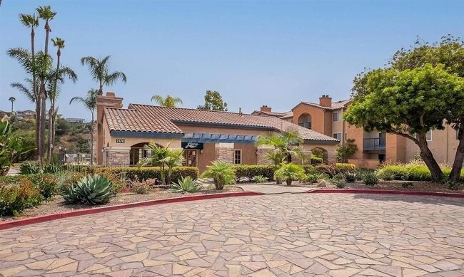 Building Photo - 7190 Shoreline Dr