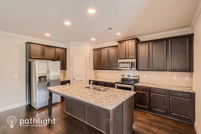 Building Photo - 305 Hampton Court, Covington, GA, 30016