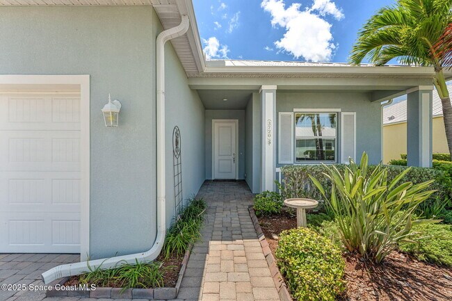 Building Photo - 3720 Alamanda Key Dr