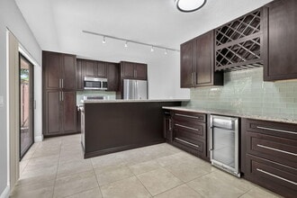 Building Photo - 846 Blue Ridge Cir