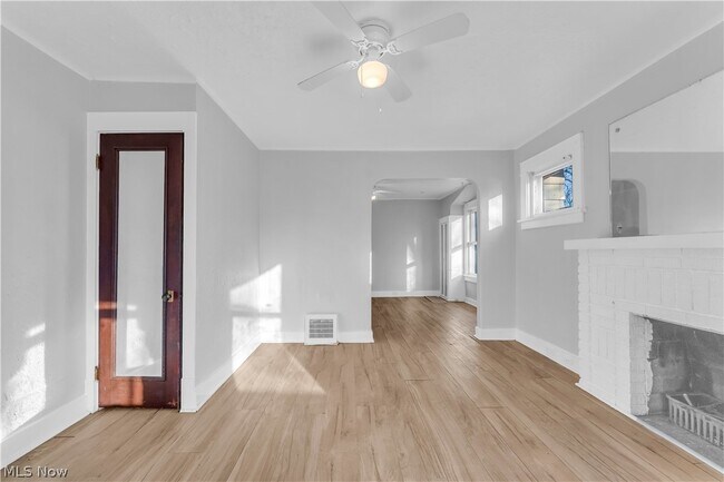 Building Photo - 1145 E 167th St