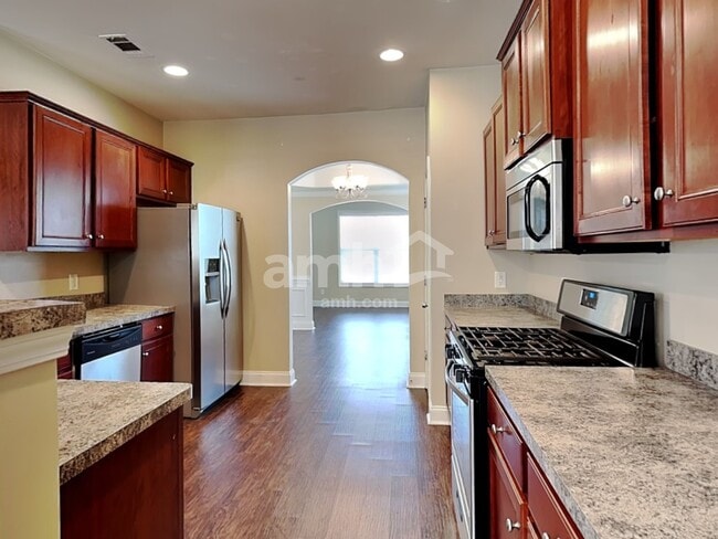 Building Photo - 82 Eagles Nest Dr