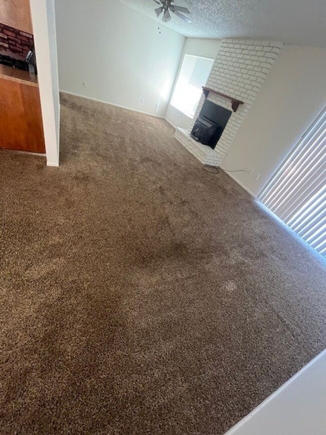 Foto del edificio - 1036 S Noyes Ct