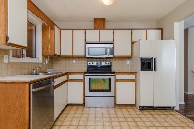 Photo du bâtiment - 8596 Ashwell Rd