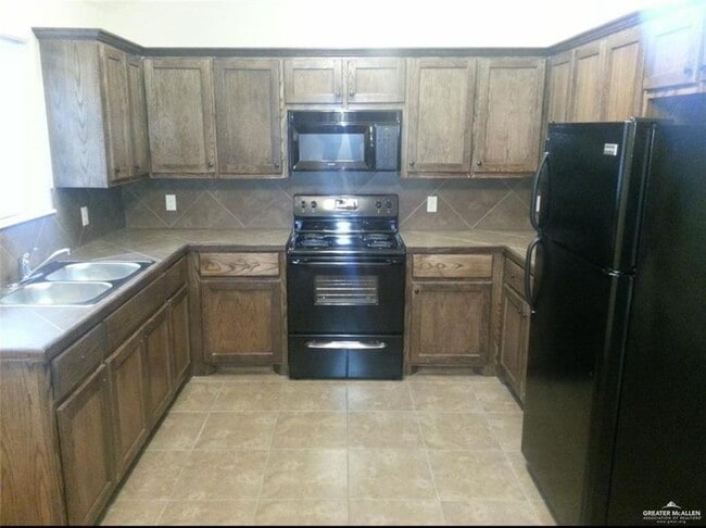 Building Photo - 6 W Candlelight Ln