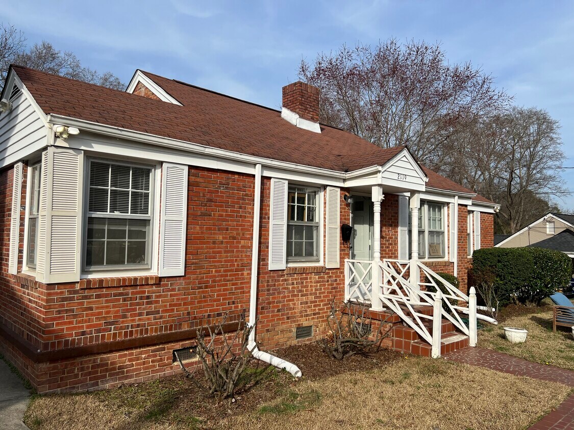 Foto del edificio - 2119 Tudor Pl