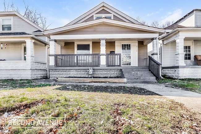 Building Photo - 2114 Greenwood Ave