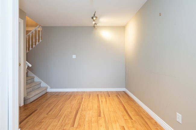 Building Photo - 4658-223A 223a St