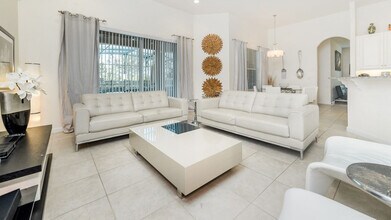 Building Photo - 4079 Oak Tree Dr