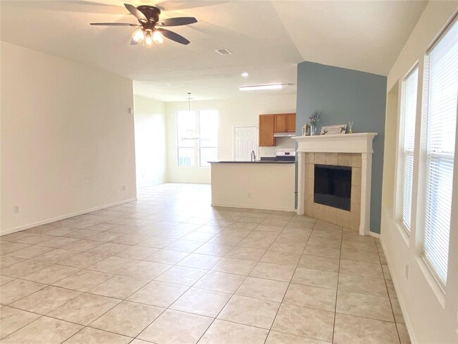Building Photo - 5634 Park Village Dr