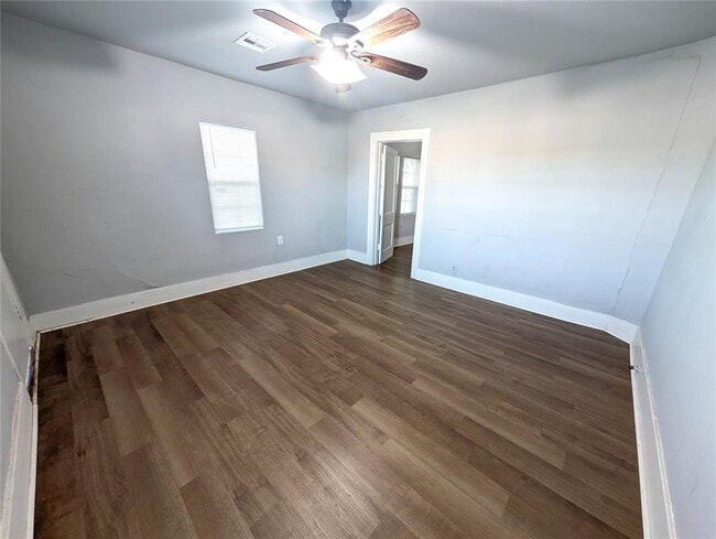 Building Photo - 2906 S Santa Fe Ave