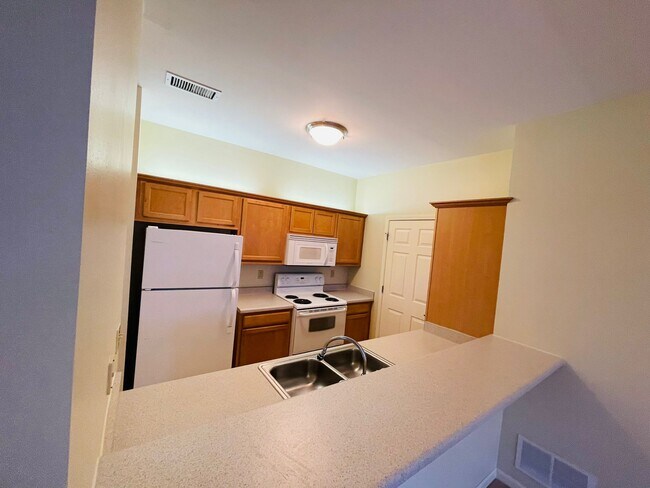 Building Photo - 6995 S Riverwood Blvd