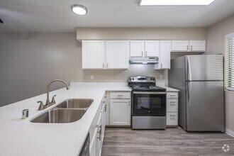 2BR, 2.5BA - 1,282SF - Kitchen - Mesa Del Oso