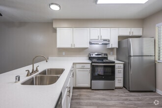 2BR, 2.5BA - 1,282SF - Kitchen - Mesa Del Oso