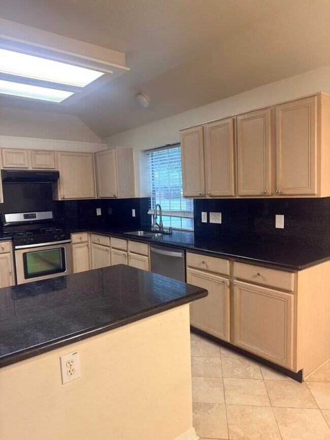 Foto del edificio - 16147 April Ridge Dr