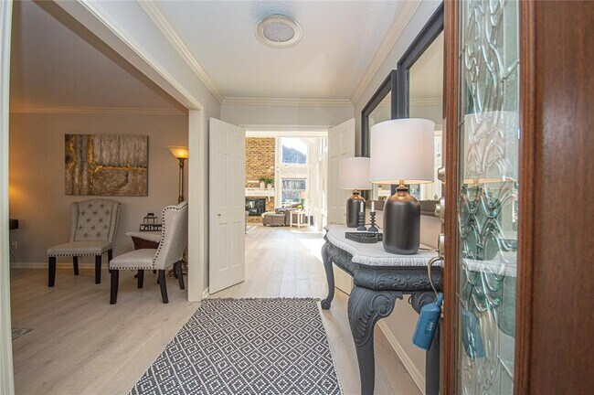Foto del edificio - 9203 Godstone Ln
