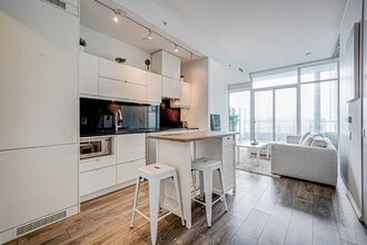 Building Photo - 125 Peter St