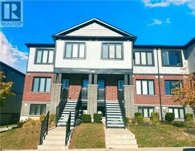 Building Photo - 160 Rochefort St.