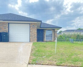 Building Photo - 3605 Westwood Dr