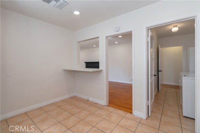 Foto del edificio - 6045 Teesdale Ave