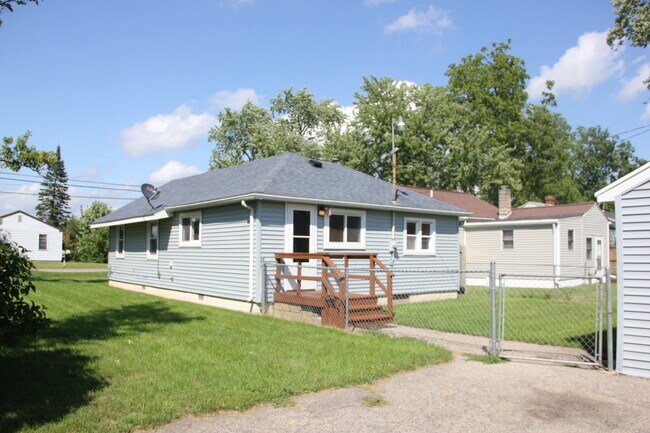 Foto del edificio - Available Now! 2 Bedroom 1 Bath home in Bu...