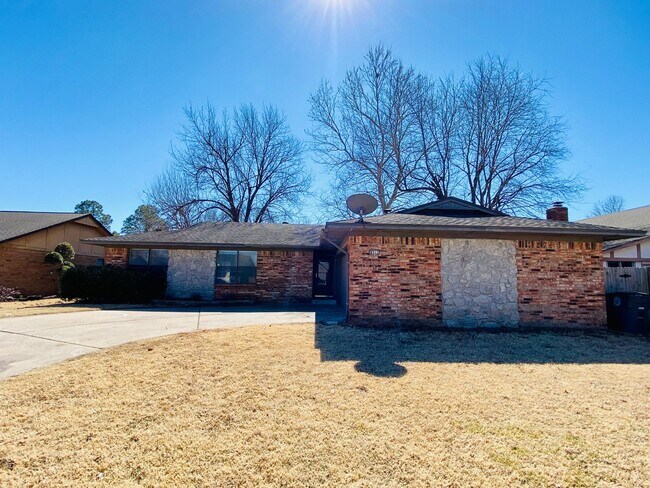 Building Photo - Move-In Ready 3 Bed 2 Bath In Union School...