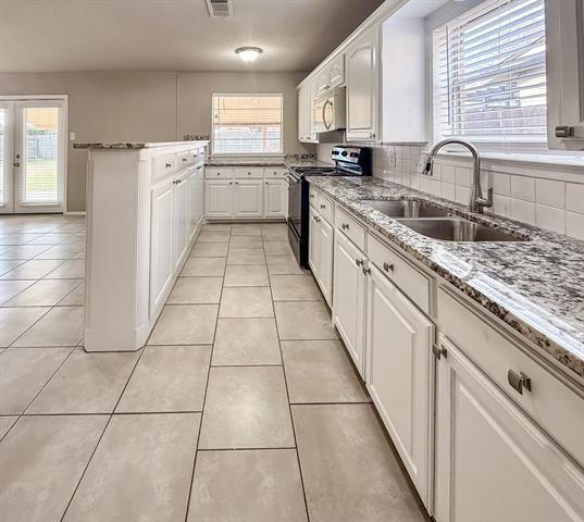 Foto del edificio - 5809 Lance Ct