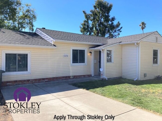 Photo - 2438 Upland Dr House