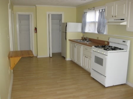 Kitchen - 501 Dancing Fox Rd
