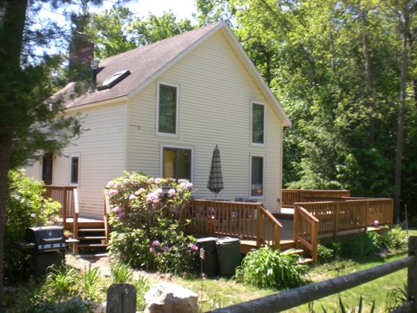 Building Photo - 12 Forsythia Ln