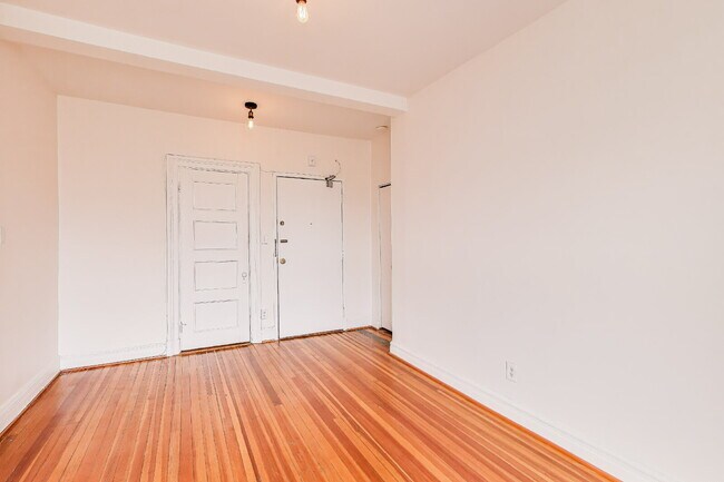 Foto del edificio - Modern comfort and classic charm!