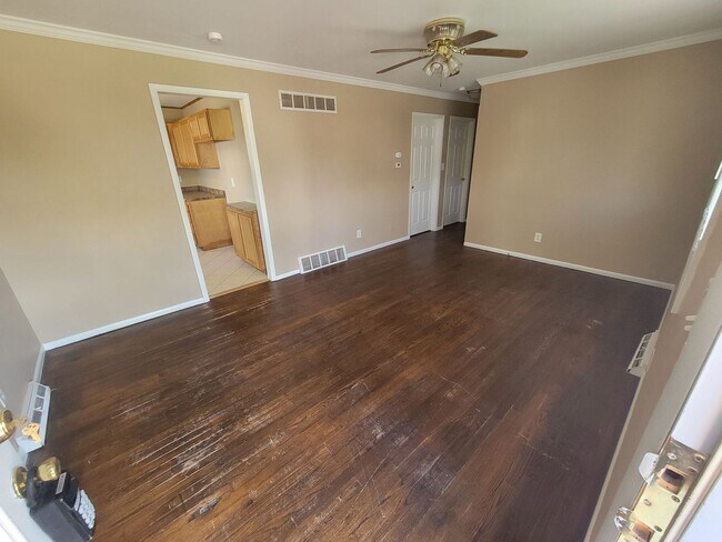 Building Photo - 4020 Hammond Blvd 3BR/1BA (Hamilton)