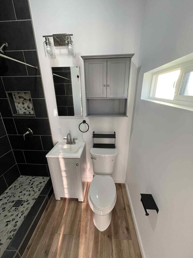 Foto del edificio - 268 Meadowbrook Dr