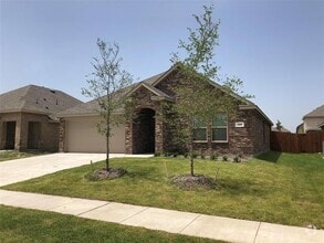Building Photo - 700 Range Dr