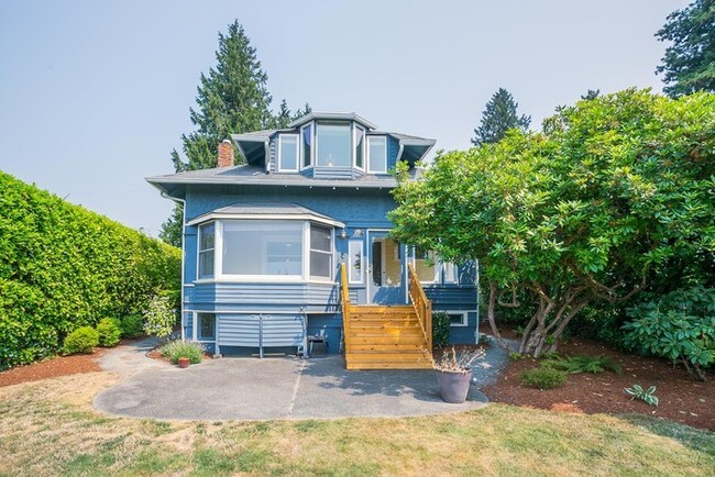 Building Photo - 3052 46th Ave SW