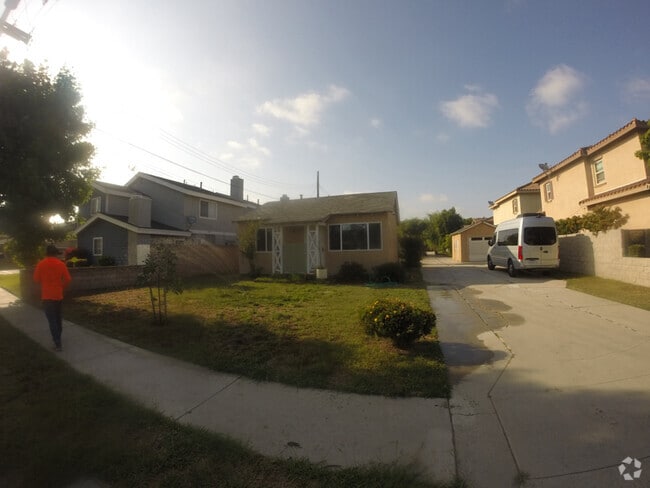 Building Photo - 9453 Cedar St