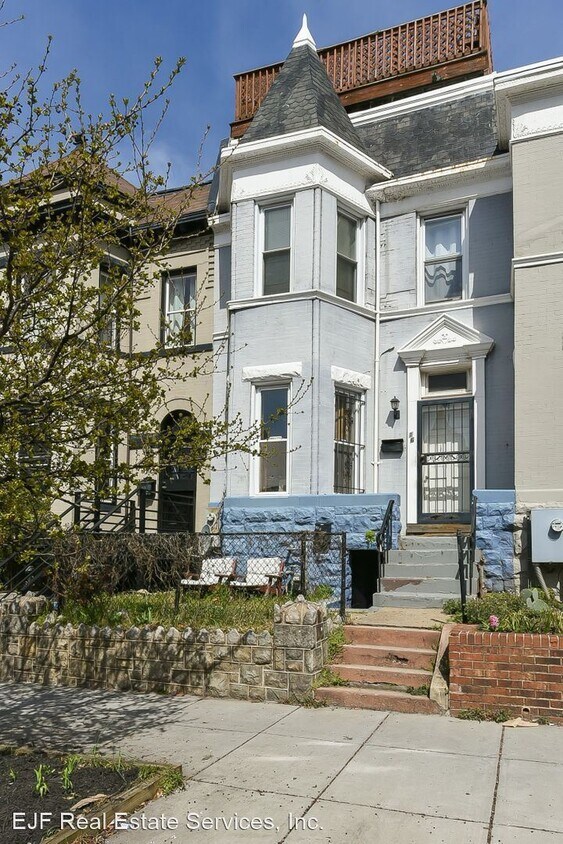 Primary Photo - 16 Q St NE