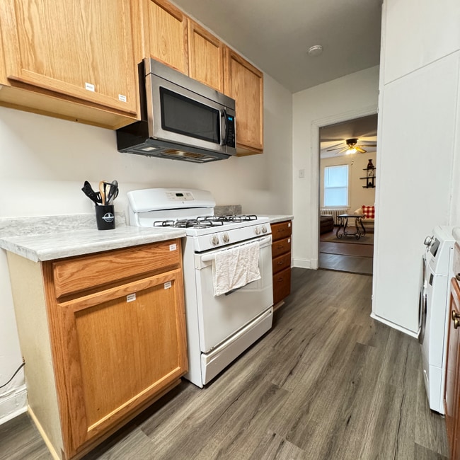 Building Photo - 441 Manor Pl NW