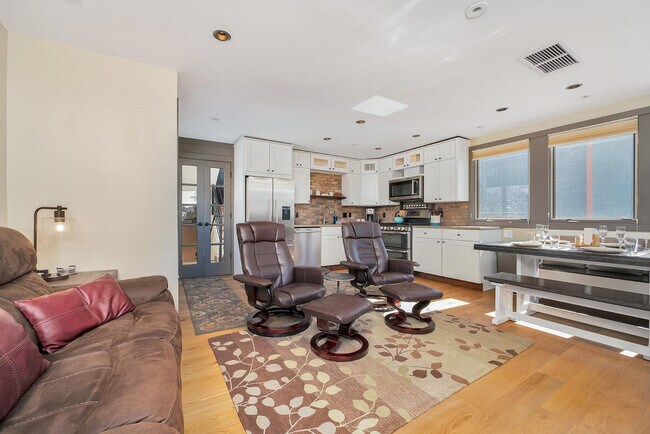 Foto del edificio - 747 W Pacific Ave