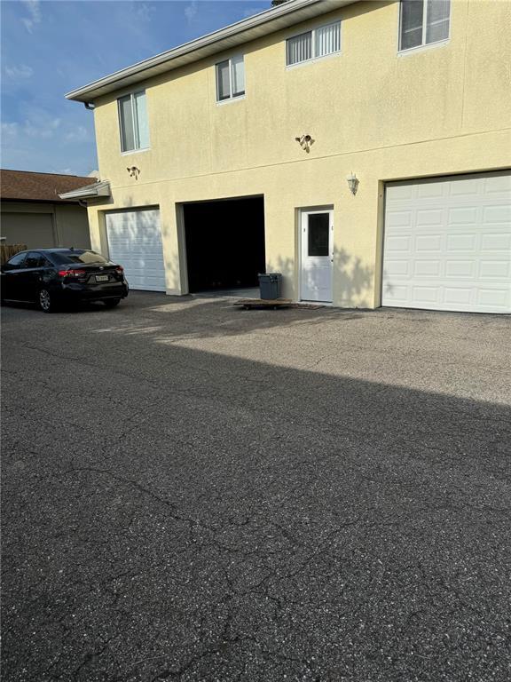 Foto principal - 3063 St Clair Ave