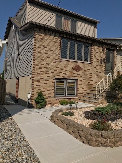 Building Photo - 52 2nd Ave