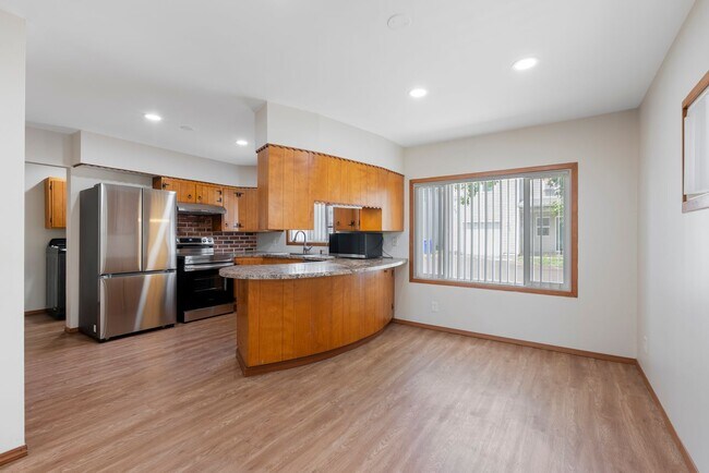 Foto del edificio - Charming 3-Bedroom Home with Modern Amenities