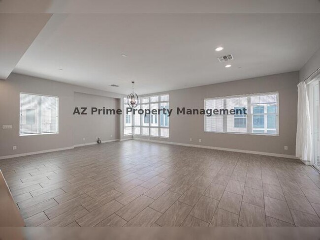 Building Photo - 9001 E San Victor Dr