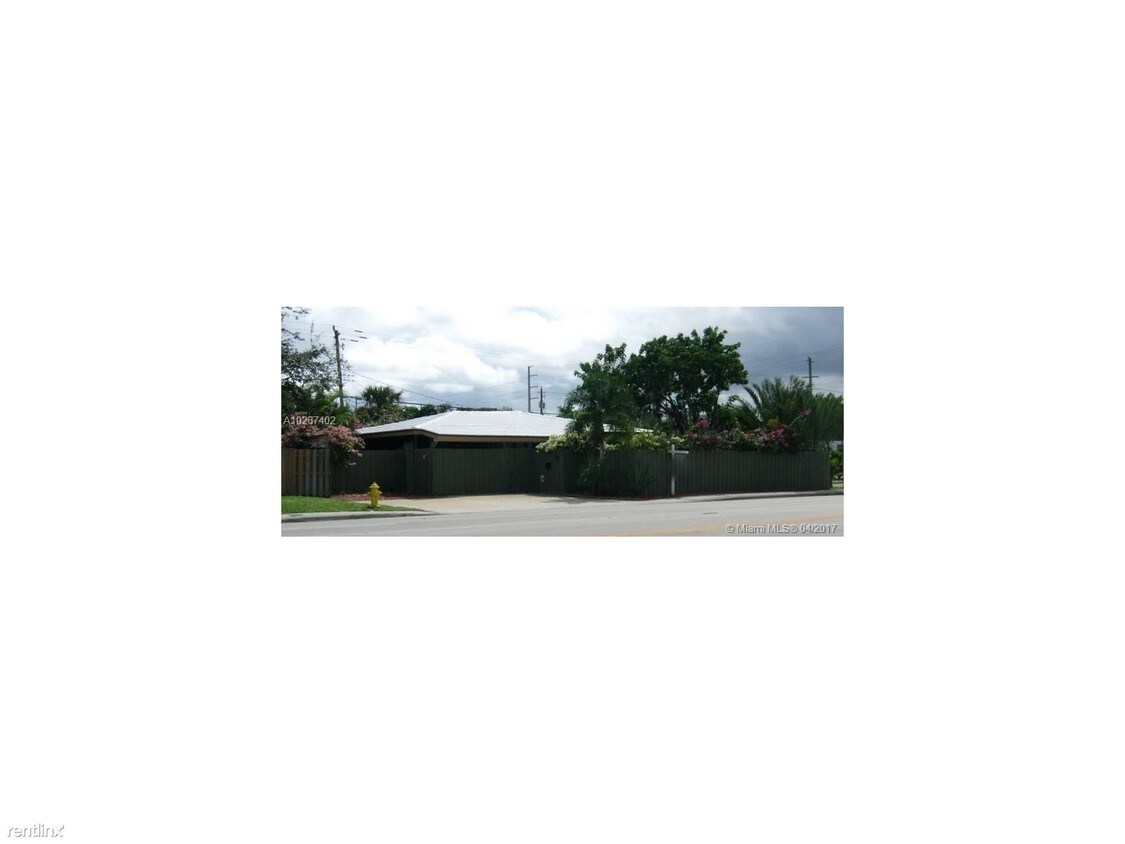 Primary Photo - 4532 N Andrews Ave