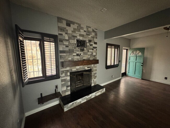 Foto del edificio - 4618 N Stanton St