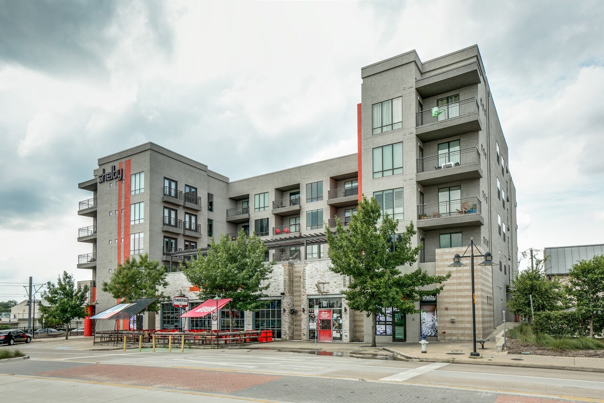 Primary Photo - 5609 SMU Boulevard