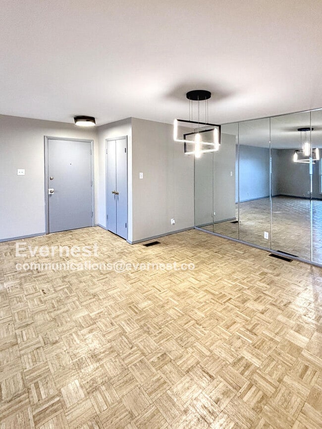 Building Photo - 10368 Forest Brook Ln