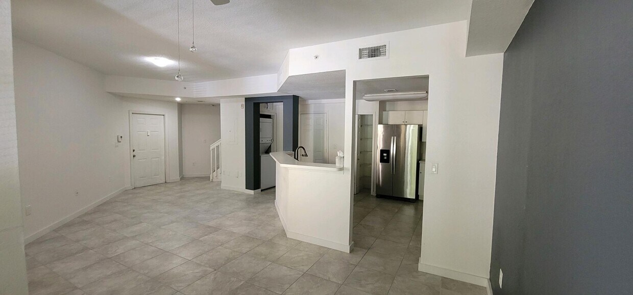 Photo - 10902 NW 83rd St (Doral, FL)